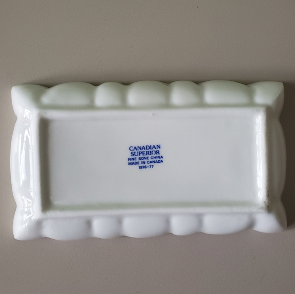 Canadian Superior Fine Bone China Dish & Thimble - Picture 9 of 14